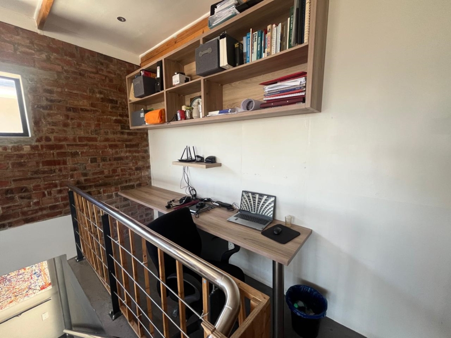 3 Bedroom Property for Sale in Vredehoek Western Cape